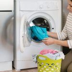 dlaczego-ubrania-niszcza-sie-w-pralce-5-bledow-ktore-prowadza.jpg