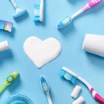 jak-czesto-nalezy-wymieniac-szczoteczke-do-zebow-i-dlaczego-ma.webp.webp